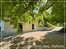 Agen, à seulement 6kms, authentique maison en pierre de 203m² avec grand terrain, garage et cave.