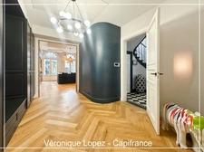 Agen, cœur de ville, superbe maison en pierre de 266 m² entièrement rénovée, jardin, piscine, atelier, garage 5 voitures