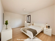 Roquefort, maison de plain-pied T4 de  105m² sur jardin plat et clos de 692m². Garage et abri de jardin