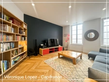 Agen, city center, superb 266 m² stone house, fully renovated, garden, swimming pool, workshop, 5-car garage