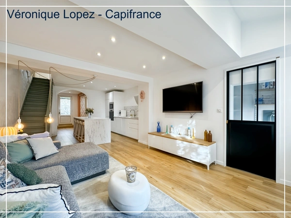 Exclusivité, Agen Nord, charmante maison de ville en pierre T3 de 63 m² entièrement rénovée, proche du canal et centre ville accessible à pied.