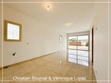Rare et unique. Roquefort, maison de prestige construite en 2018 avec 207 m² hab. sur parcelle arborée de 1698 m². Triple garage.