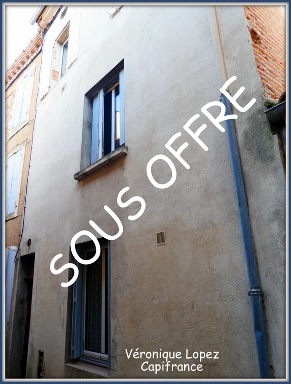 Agen centre, proche de la Mairie et des Jacobins, petit immeuble de 114 m² sur 3 niveaux composé de 3 appartements