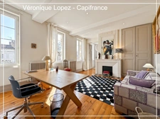 Agen quartier Préfecture, élégante demeure du XIXe siècle de 292 m² avec ascenseur, jardin, garage et piscine.