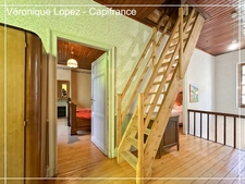 Agen, just 6km away, authentic stone house of 203m² with large grounds, garage and cellar.
