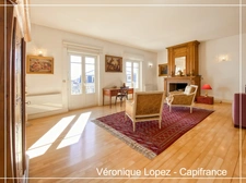 Agen hyper centre, emplacement privilégié sur le boulevard piéton et à deux pas du marché, superbe appartement traversant en duplex