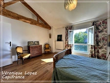 Feugarolles, belle longère en pierre rénovée de 289m² habitables avec jardin, piscine, atelier, séchoir à tabac