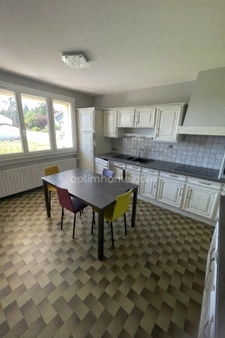 ❤️ Maison lumineuse avec grand séjour, sous-sol complet de 80 m² et terrain de 800 m² exposé sud-est, à deux pas des écoles et commodités de Montbrison
