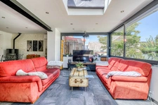 Christophe Michaudelle – CAPIFRANCE - vous propose à JUILLY : maison - 7 pièces - 175 m² - 5 chambres - grandes pièces de vie avec véranda - 2 pièces d'eau - dressing - buanderie - garage et stationne