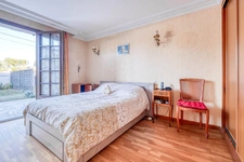 Christophe Michaudelle – CAPIFRANCE vous propose à Meaux : vivable de plain pied - DPE en D - 5 pièces - 155 m² - 3 chambres (4è chambre possible) - 2 pièces d'eau - sous sol total (100m²) - terrasse 
