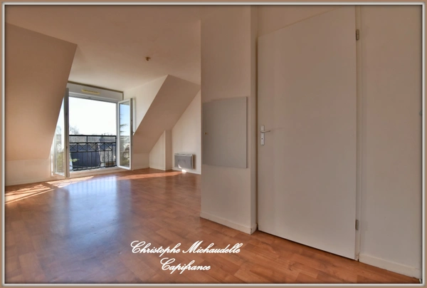 Appartement à vendre 2 pièces 36m², garage, proche du VAL D'EUROPE (77) à CHANTELOUP EN BRIE