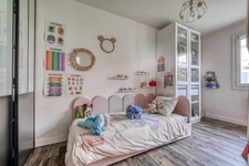 Christophe Michaudelle – CAPIFRANCE - vous propose proche de Saint Mard : maison indépendante - 4P - 85 m² - 2 chambres - 1 pièce d'eau - buanderie - 1 dépendance (54 m²) beau jardin