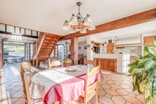 Christophe Michaudelle – CAPIFRANCE vous propose à Meaux : vivable de plain pied - DPE en D - 5 pièces - 155 m² - 3 chambres (4è chambre possible) - 2 pièces d'eau - sous sol total (100m²) - terrasse 