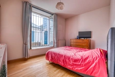 Christophe Michaudelle Capifrance, EXCLUSIVITÉ, vous propose au cœur de MEAUX, au pied de la cathédrale, appartement avec beaucoup de charme 4 pièces 80 m² avec sa terrasse, sa place de stationnement 