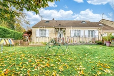 Christophe Michaudelle – CAPIFRANCE vous propose proche de Meaux, à Chauconin Neufmontiers : SOUS SOL TOTAL 90 m² - 6 pièces - 112 m² -  4 chambres (5ème possible) - 1 grand bureau - 2 pièces d'eau - 