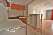 CAPIFRANCE- Christophe Michaudelle vous propose : à MEAUX secteur recherché, toutes commodités à pied, studio 31 m² - espace cuisine aménagé