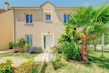 EXCLUSIVITE - Christophe Michaudelle – CAPIFRANCE vous propose proche de Meaux et de Saint Soupplets à Trocy en Multien DPE en A - 2016 - 6 pièces - 115 m² - 3 chambres (dont 1 suite parentale, une 4è