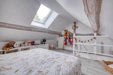 Christophe Michaudelle – CAPIFRANCE vous propose proche de Meaux et de Saint Soupplets: 6 pièces - DPE en C - 141 m² -  3 chambres (dont 1 suite parentale, une 2de possible en RDC) - 3 pièces d'eau - 