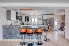 Christophe Michaudelle – CAPIFRANCE - vous propose à JUILLY : maison - 7 pièces - 175 m² - 5 chambres - grandes pièces de vie avec véranda - 2 pièces d'eau - dressing - buanderie - garage et stationne