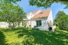 Christophe Michaudelle – CAPIFRANCE - vous propose à JUILLY : maison - 7 pièces - 175 m² - 5 chambres - grandes pièces de vie avec véranda - 2 pièces d'eau - dressing - buanderie - garage et stationne