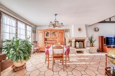 Christophe Michaudelle – CAPIFRANCE vous propose à Meaux : vivable de plain pied - DPE en D - 5 pièces - 155 m² - 3 chambres (4è chambre possible) - 2 pièces d'eau - sous sol total (100m²) - terrasse 