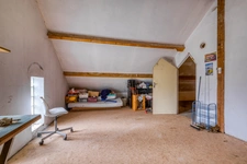 Christophe Michaudelle – EXCLUSIVITE - CAPIFRANCE vous propose proche de Meaux et Saint Soupplets : 260 m² - ZONE UA - 10 pièces - 5 chambres - pièces d'eau - beau jardin plat et clos avec nombreux 