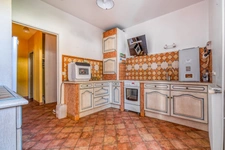 Christophe Michaudelle Capifrance, EXCLUSIVITÉ, vous propose au cœur de MEAUX, au pied de la cathédrale, appartement avec beaucoup de charme 4 pièces 80 m² avec sa terrasse, sa place de stationnement 