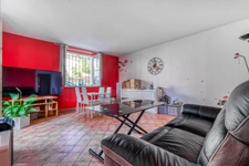 Christophe Michaudelle Capifrance, EXCLUSIVITÉ, vous propose au cœur de MEAUX, au pied de la cathédrale, appartement avec beaucoup de charme 4 pièces 80 m² avec sa terrasse, sa place de stationnement 