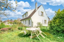Christophe Michaudelle – EXCLUSIVITE - CAPIFRANCE vous propose proche de Meaux et de Trilport : à Germigny l'Evêque : 5 pièces - 111 m² - double séjour - 3 chambres - 2 pièces d'eau - beau jardin - 1 