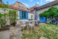 Christophe Michaudelle – EXLUSIVITE - CAPIFRANCE vous propose proche de Meaux - Saint Soupplets, à Lizy sur Ourcq : Proche des commodités rue Jean Jaurès, maison de ville (ancienne école de musique), 