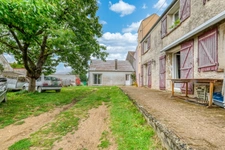 Christophe Michaudelle – EXCLUSIVITE - CAPIFRANCE vous propose proche de Meaux et Saint Soupplets : 260 m² - ZONE UA - 10 pièces - 5 chambres - pièces d'eau - beau jardin plat et clos avec nombreux 