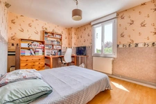 Christophe Michaudelle – CAPIFRANCE - vous propose à JUILLY : maison - 7 pièces - 175 m² - 5 chambres - grandes pièces de vie avec véranda - 2 pièces d'eau - dressing - buanderie - garage et stationne