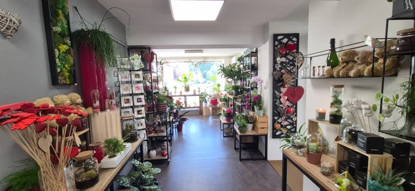 Fonds de commerce de fleuriste + immeuble à vendre à Gerzat (63) !