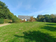 grande maison à vendre 8 pièces (6chambres) Berrien