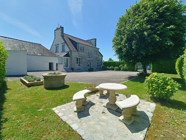 🏛️ Demeure bourgeoise en pierre de taille - 223 m² + Dépendance 100 m² - Ergué-Gabéric/Quimper