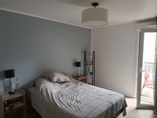 Saint-Ouen (93400) – T2 de 40 m² (résidence services), meublé, PMR, DPE B, balcon – 5e/6