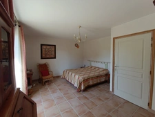 grande maison à vendre 8 pièces (6chambres) Berrien