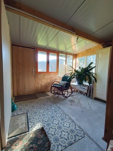 Maison en pierre 94 m² avec jardin arboré de 952 m², dépendances et serre – 3 chambres