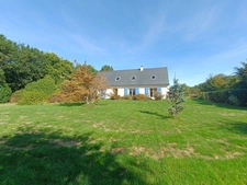 grande maison à vendre 8 pièces (6chambres) Berrien