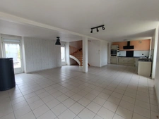 🏡 Maison familiale – Centre bourg de Laz – 108 m² habitables + potentiel - Visite virtuelle