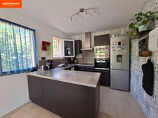 Maison de 107m² à vendre 5 pièces AUBAGNE (13)- 4 Chambres - 498 m² de terrain - Piscine