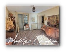 Belle demeure ancienne à rénover au cœur de Breuillet – grands volumes, 6 chambres et terrain de 920 m².