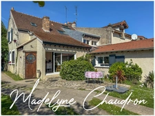 Maison ancienne rénovée avec jardin et dépendances – Centre de Cerny