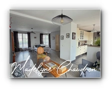 BOURAY-SUR-JUINE – Maison familiale rénovée de 123 m² habitables – 170 m² utiles – 4 chambres – Vie de plain-pied – DPE C