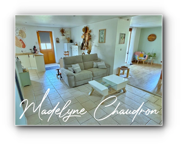 MAISON EN PIERRE – CENTRE DE BOURAY-SUR-JUINE – 3 CHAMBRES – DPE C