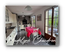 BOURAY-SUR-JUINE – Maison familiale rénovée de 123 m² habitables – 170 m² utiles – 4 chambres – Vie de plain-pied – DPE C