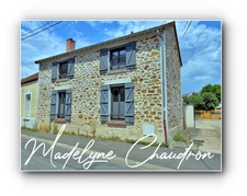 CHEPTAINVILLE – Maison en pierre rénovée – DPE B – Double garage – Aucun travaux