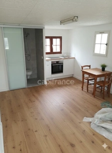 29 000 € FAI – Maison + 4500 m² de terrain à deux pas de l’Abbaye de Pontigny (89) – Opportunité rare !