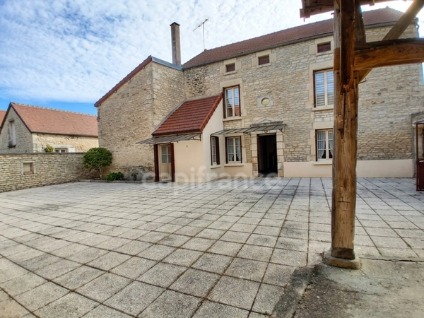 Propriété de village modulable : 110 m² habitables + 80 m² de grange – Argenteuil-sur-Armançon (Proche Tonnerre) (89)