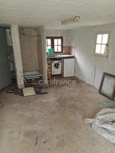 29 000 € FAI – Maison + 4500 m² de terrain à deux pas de l’Abbaye de Pontigny (89) – Opportunité rare !